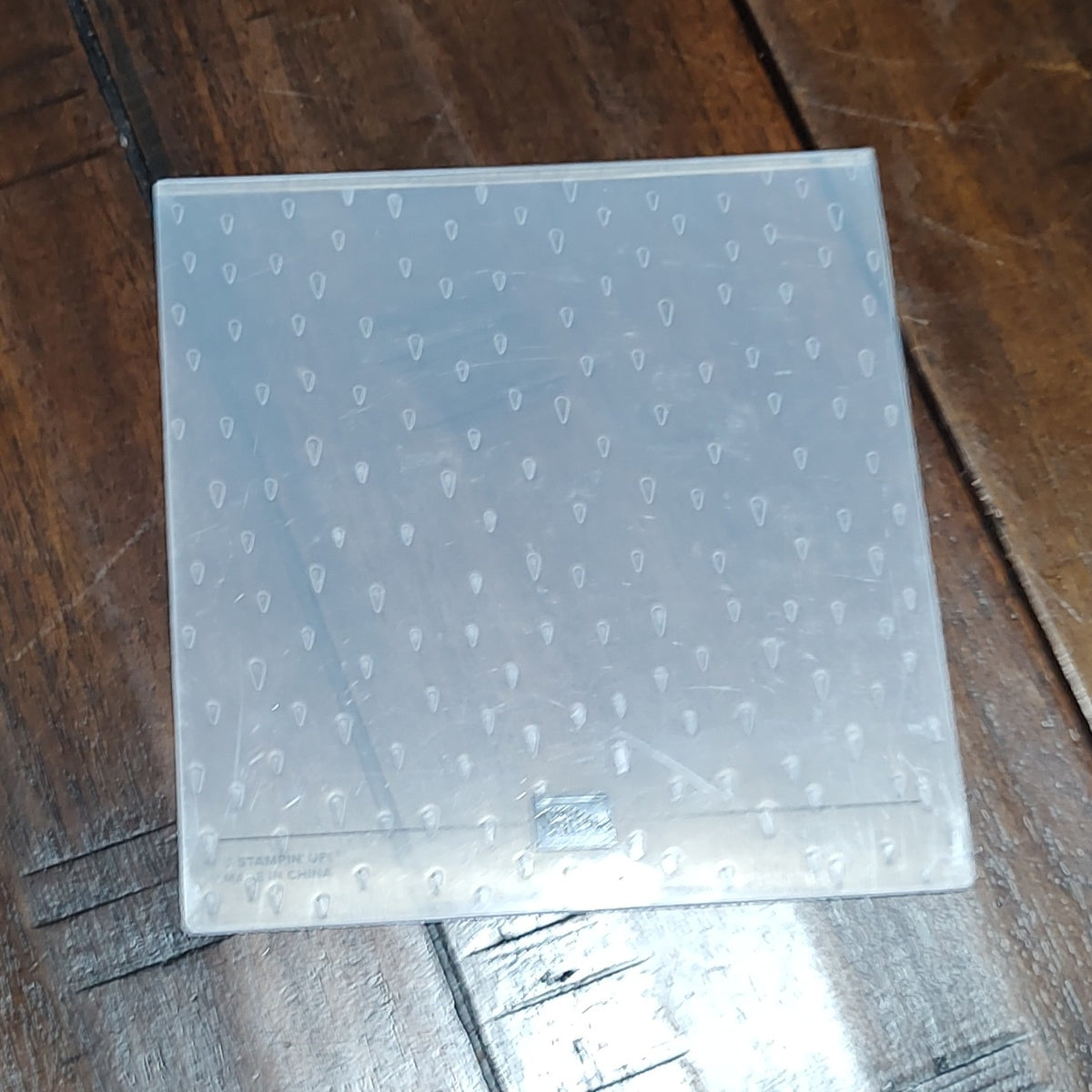 Raindrops Embossing Folder