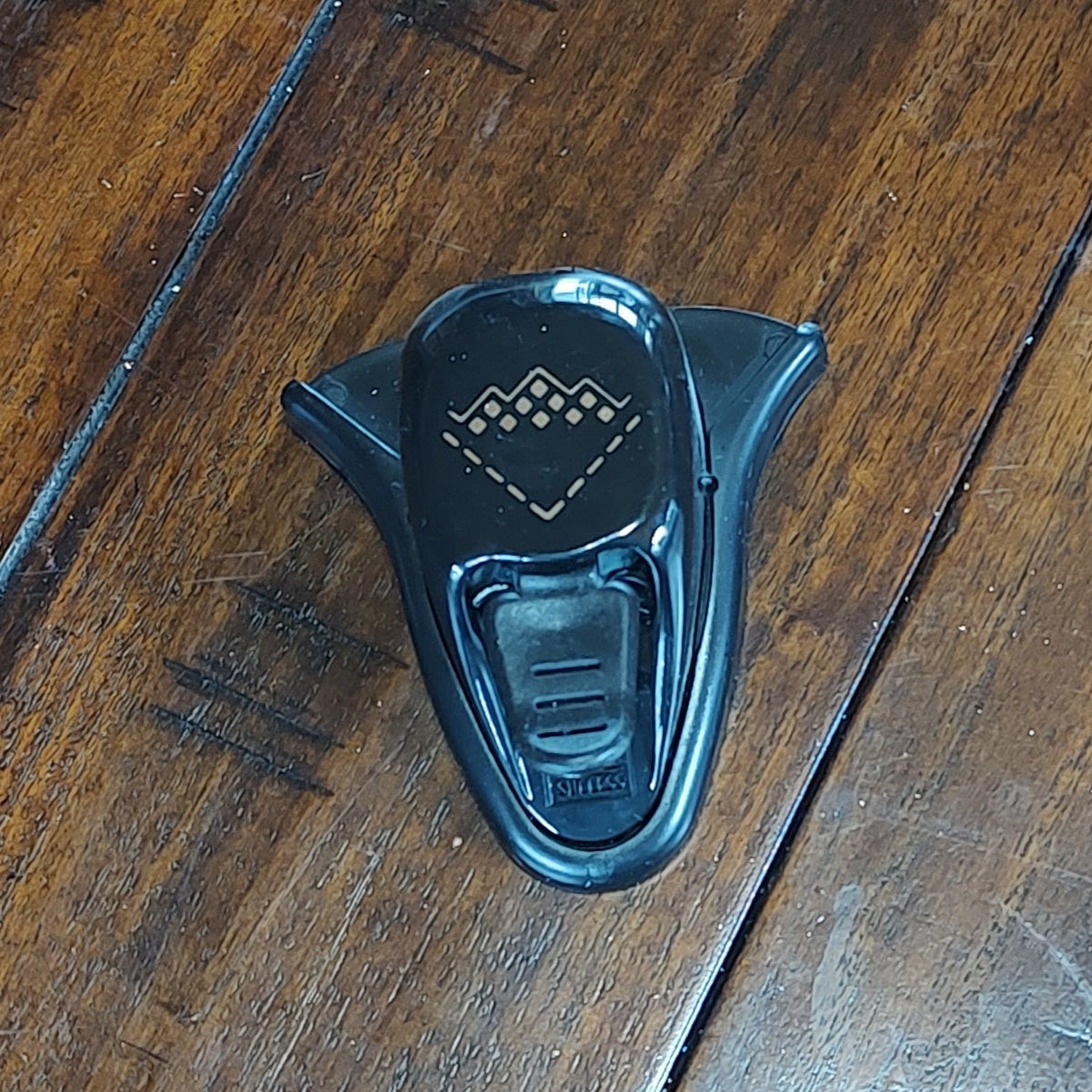 Diamond Corner Whale Tail Punch