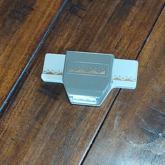 Eyelet Lace Border Punch